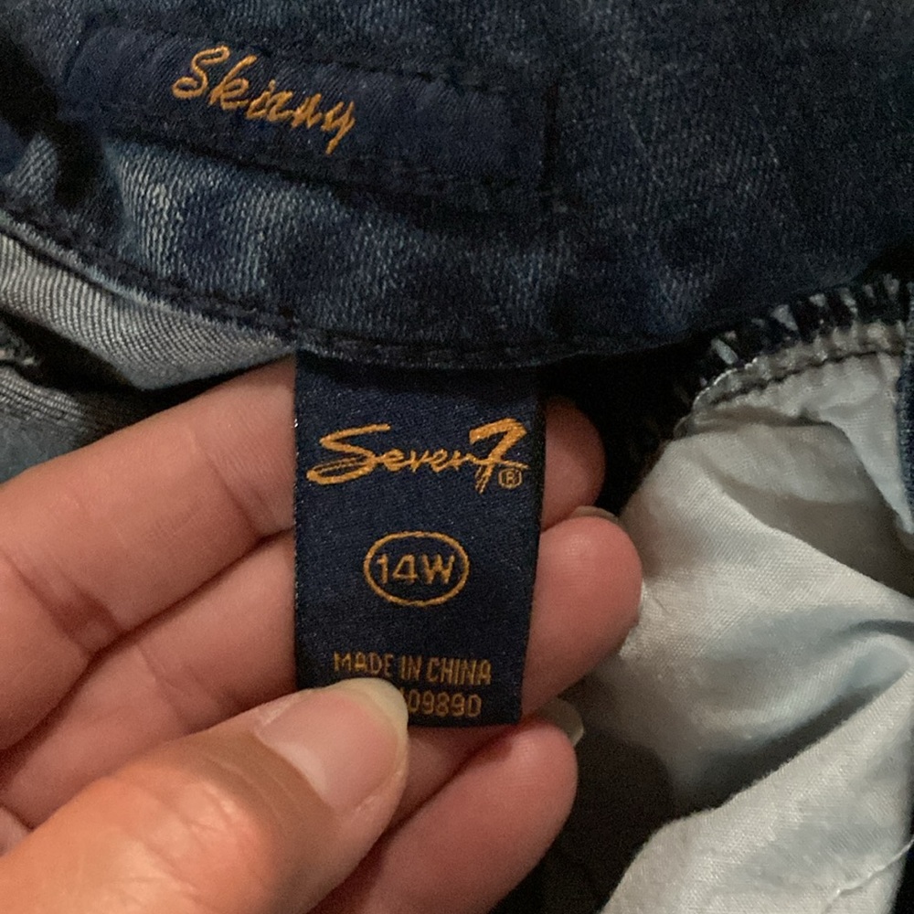 Stylish Seven7 Blue Women's Jeans Capris size 14 W - Picture 6 of 6